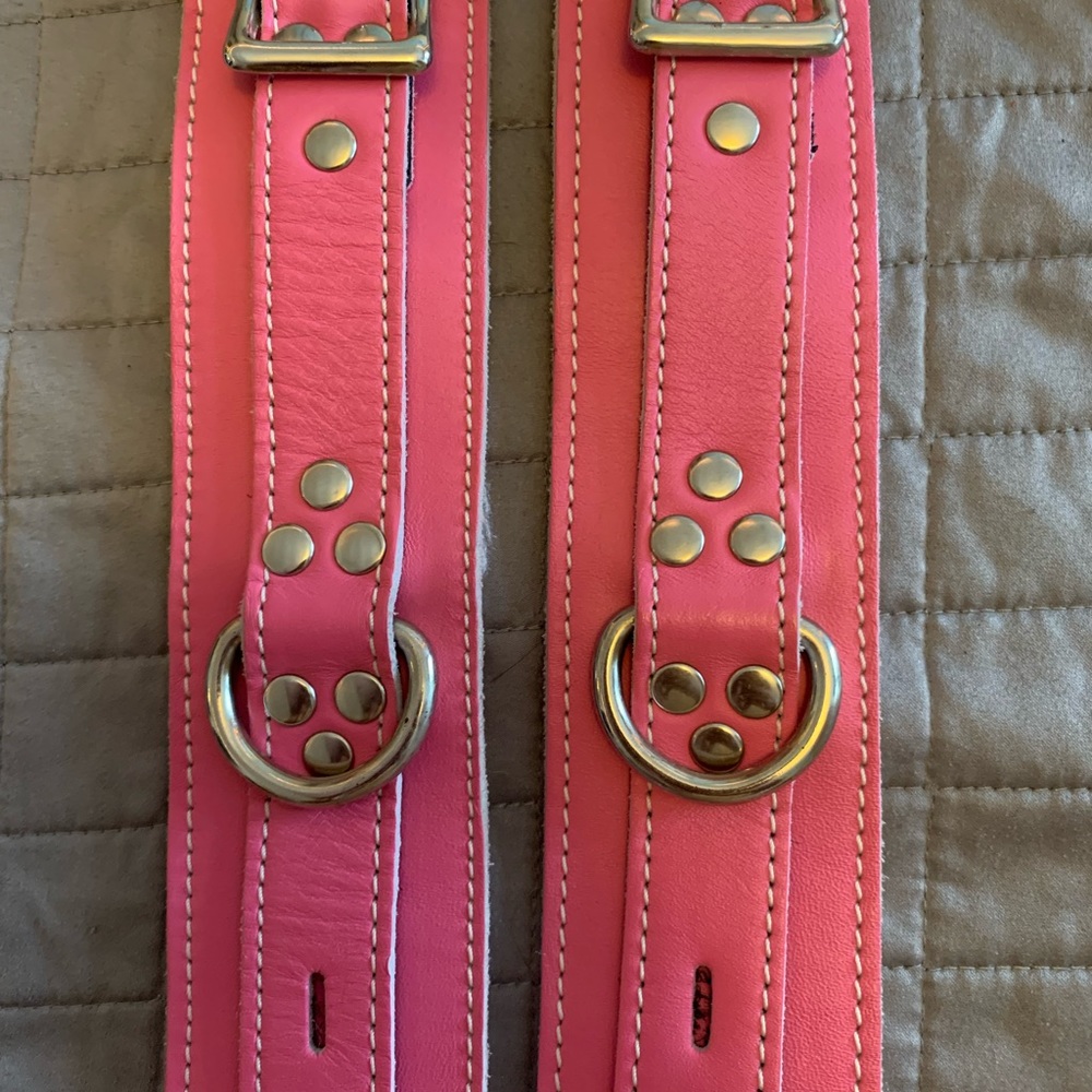 Pink leather furry handcuffs. - Picture 6 of 6